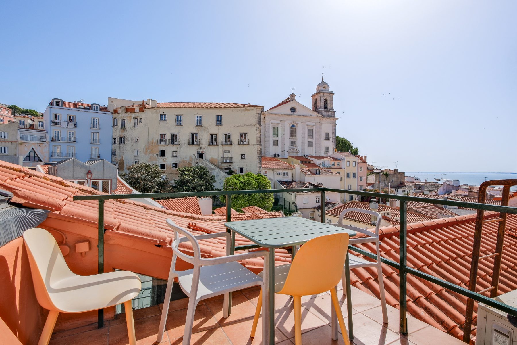 Terraço da Casa da Regueira com vista sobre Alfama